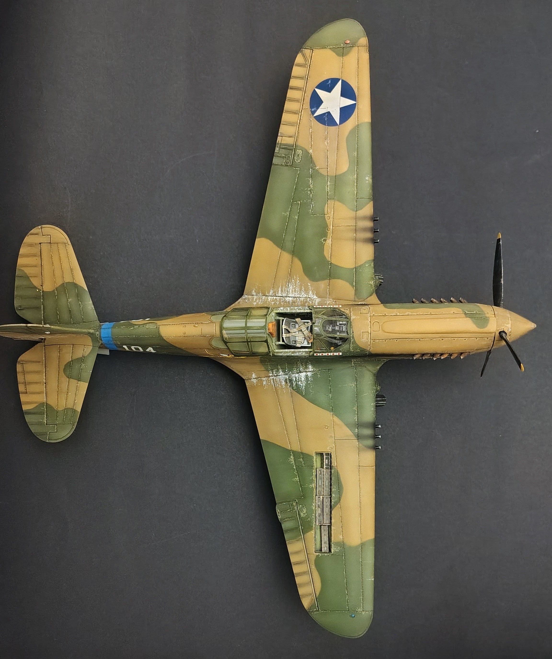 CURTISS P-40